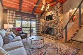 Cozy Dollys Den Condo with Private Balcony!, Sevierville